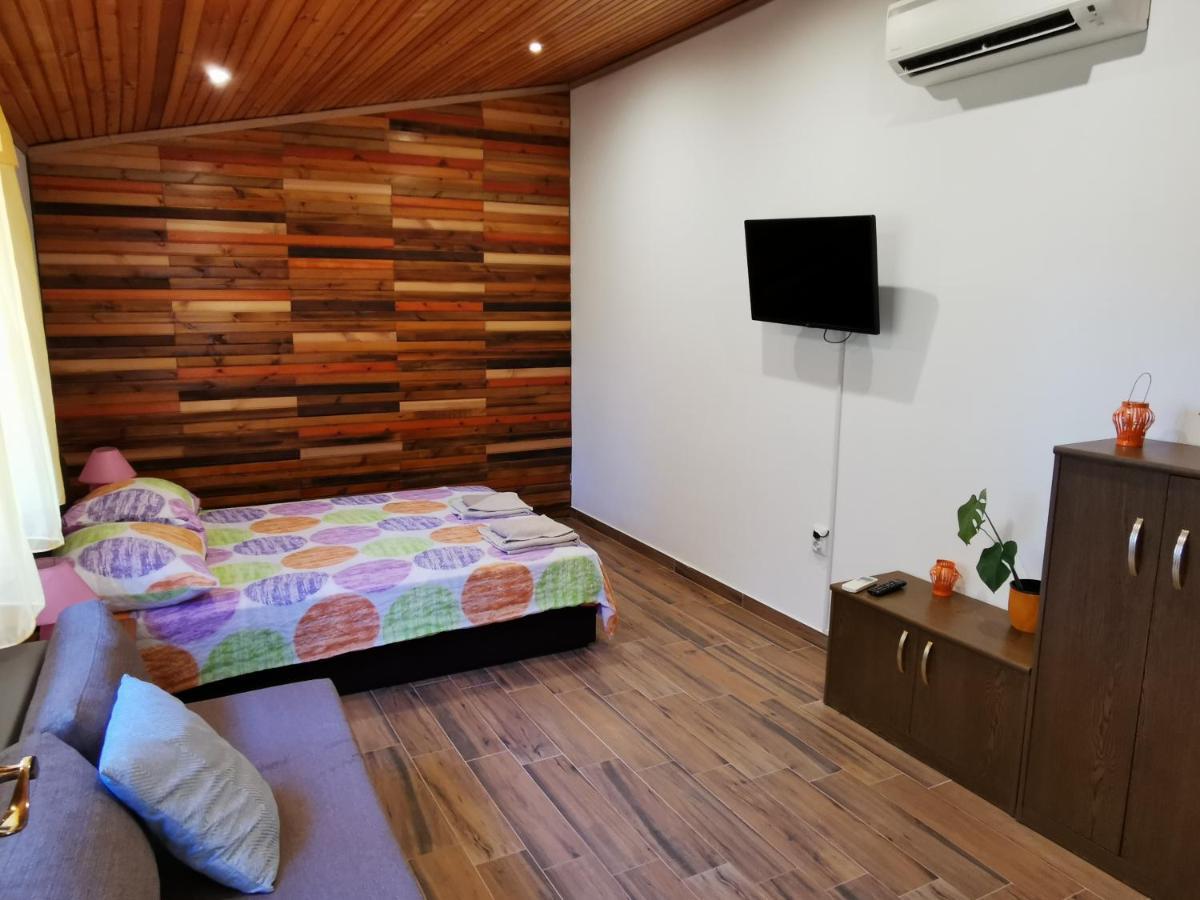 Apartment Kika Ližnjan Eksteriør bilde