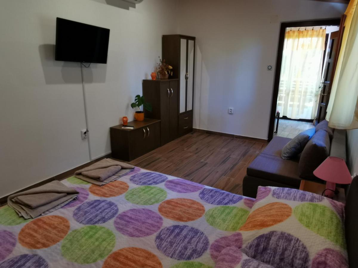Apartment Kika Ližnjan Eksteriør bilde