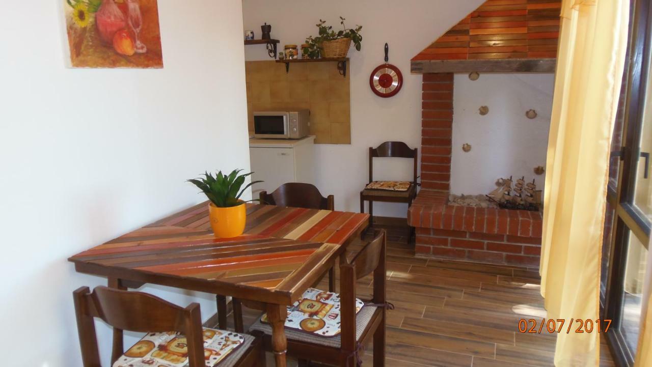 Apartment Kika Ližnjan Eksteriør bilde